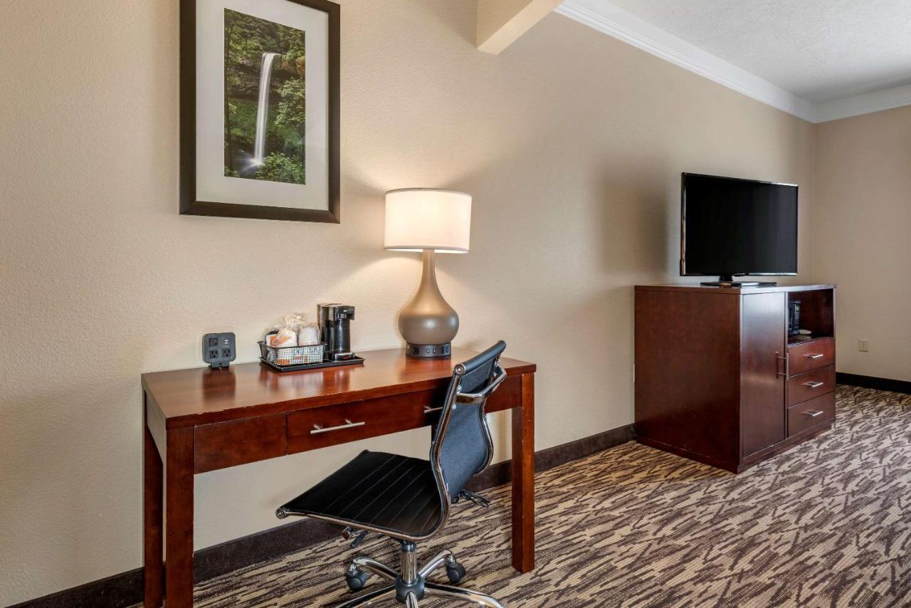 Comfort Suites Salem Exteriör bild